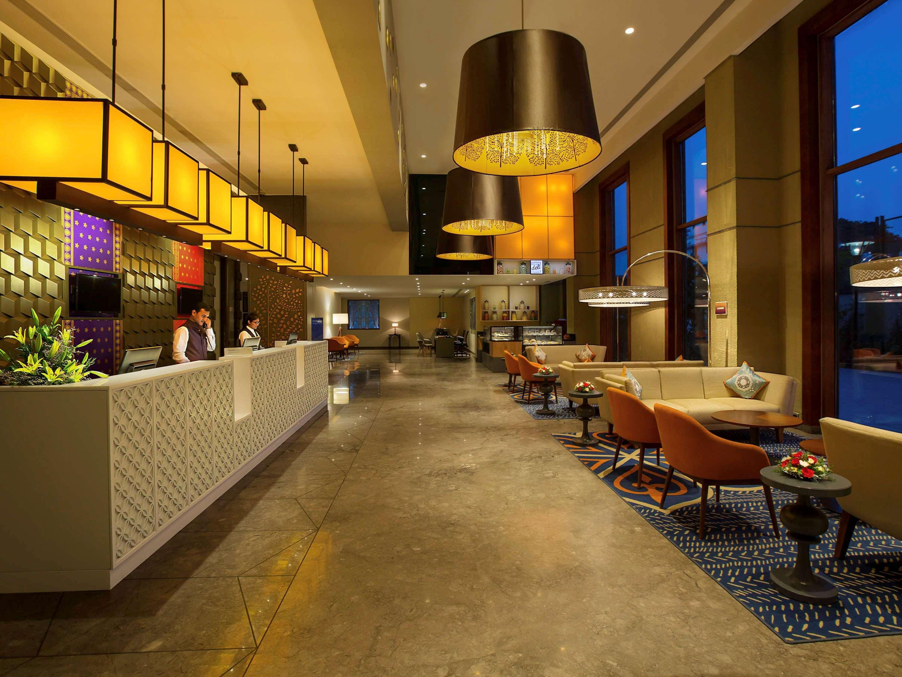 Grand Mercure Mysore - An Accor Brand Eksteriør bilde The lounge at the airport