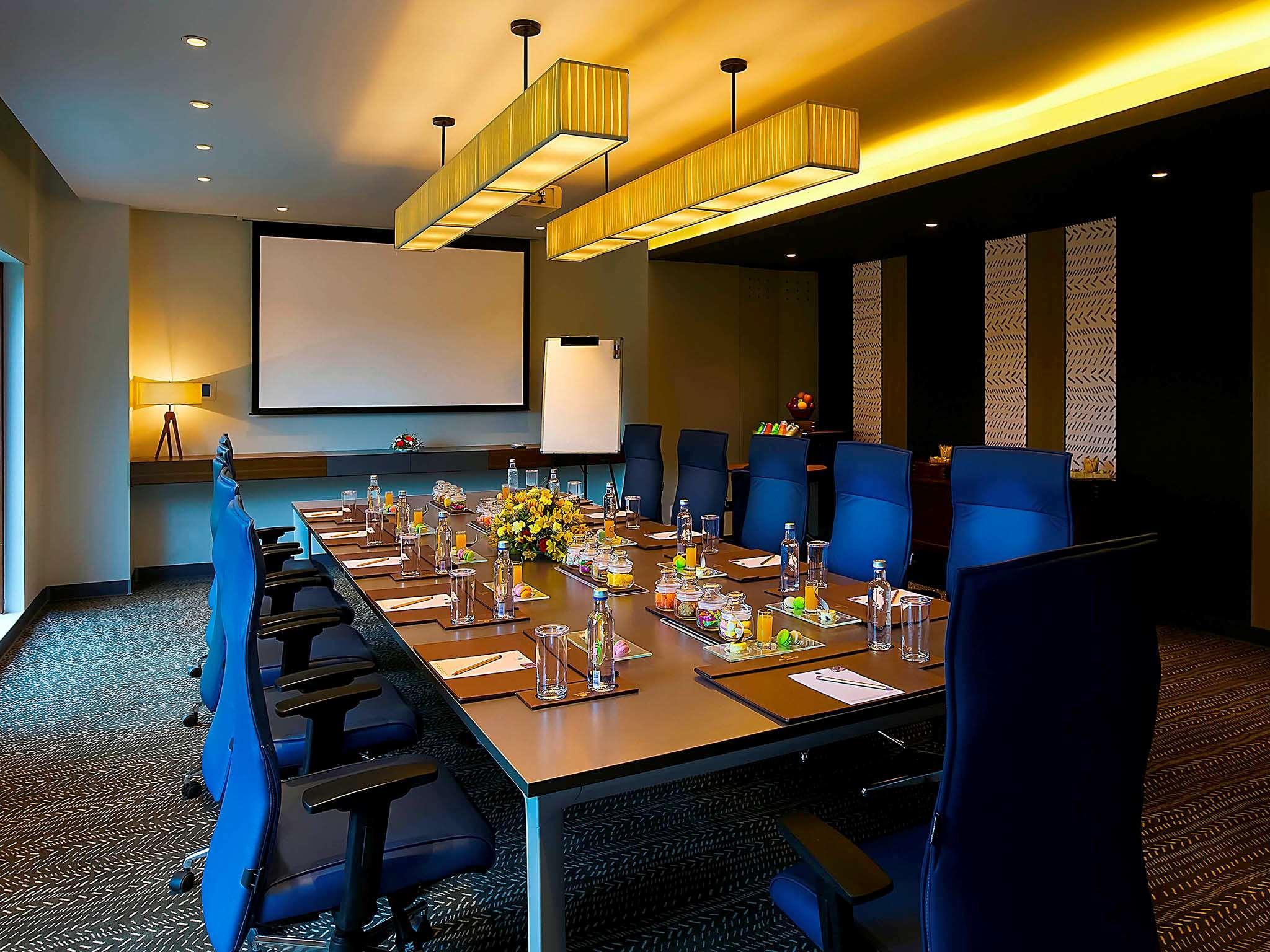 Grand Mercure Mysore - An Accor Brand Eksteriør bilde Meeting room at the Westin Mumbai