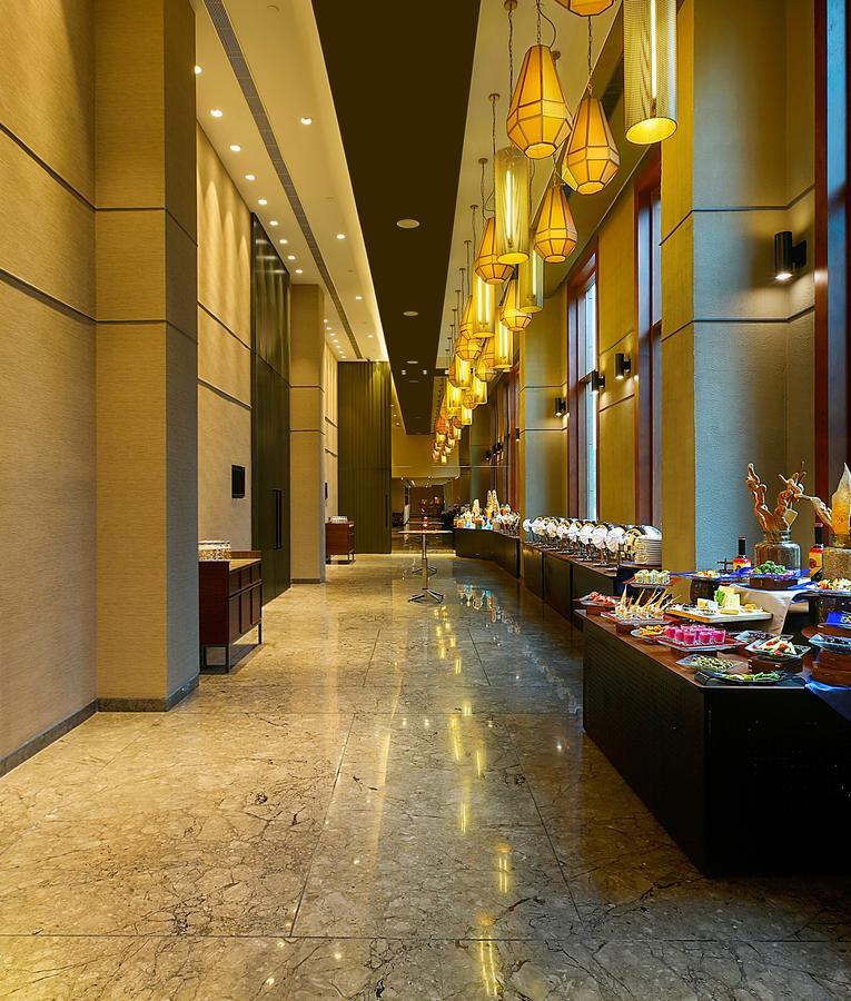 Grand Mercure Mysore - An Accor Brand Eksteriør bilde The buffet at the hotel