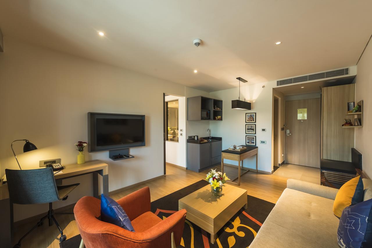 Grand Mercure Mysore - An Accor Brand Eksteriør bilde A suite at the hotel